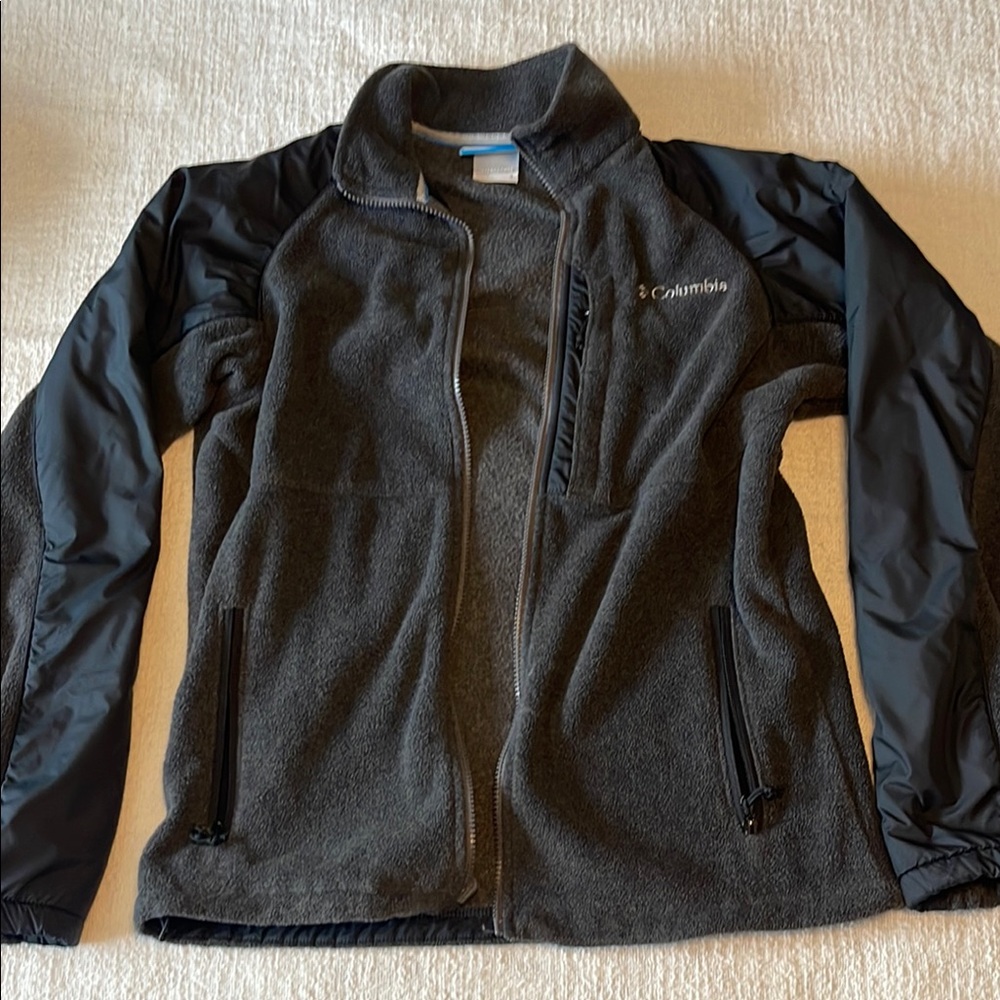 Columbia Men's Black and Gray Performance Jacket